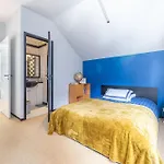 펜션 Large Fully Renovated 250m House *