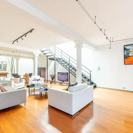 Large Fully Renovated 250m House * 낭트