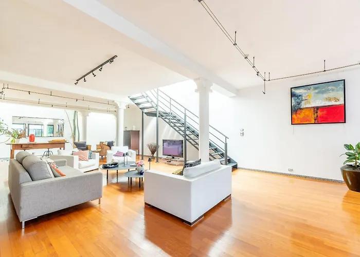 Large Fully Renovated 250m House Prázdninový dům