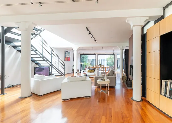 Large Fully Renovated 250m House Prázdninový dům