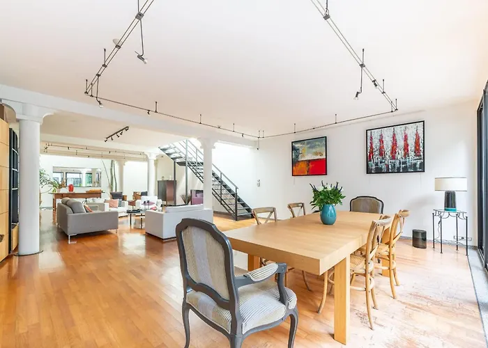 Large Fully Renovated 250m House Prázdninový dům