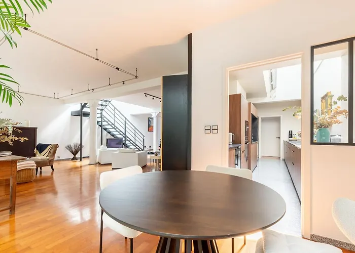 Large Fully Renovated 250m House Prázdninový dům *