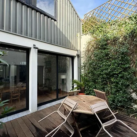 Large Fully Renovated 250m House Semesterbostad *